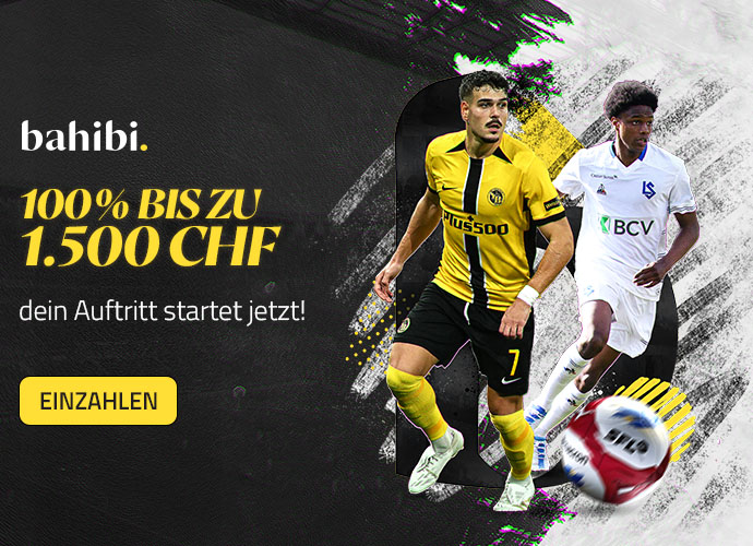 Fussballspieler im Zweikampf mit Ball und 100 Prozent Sport Willkommensbonus bis 1500 CHF